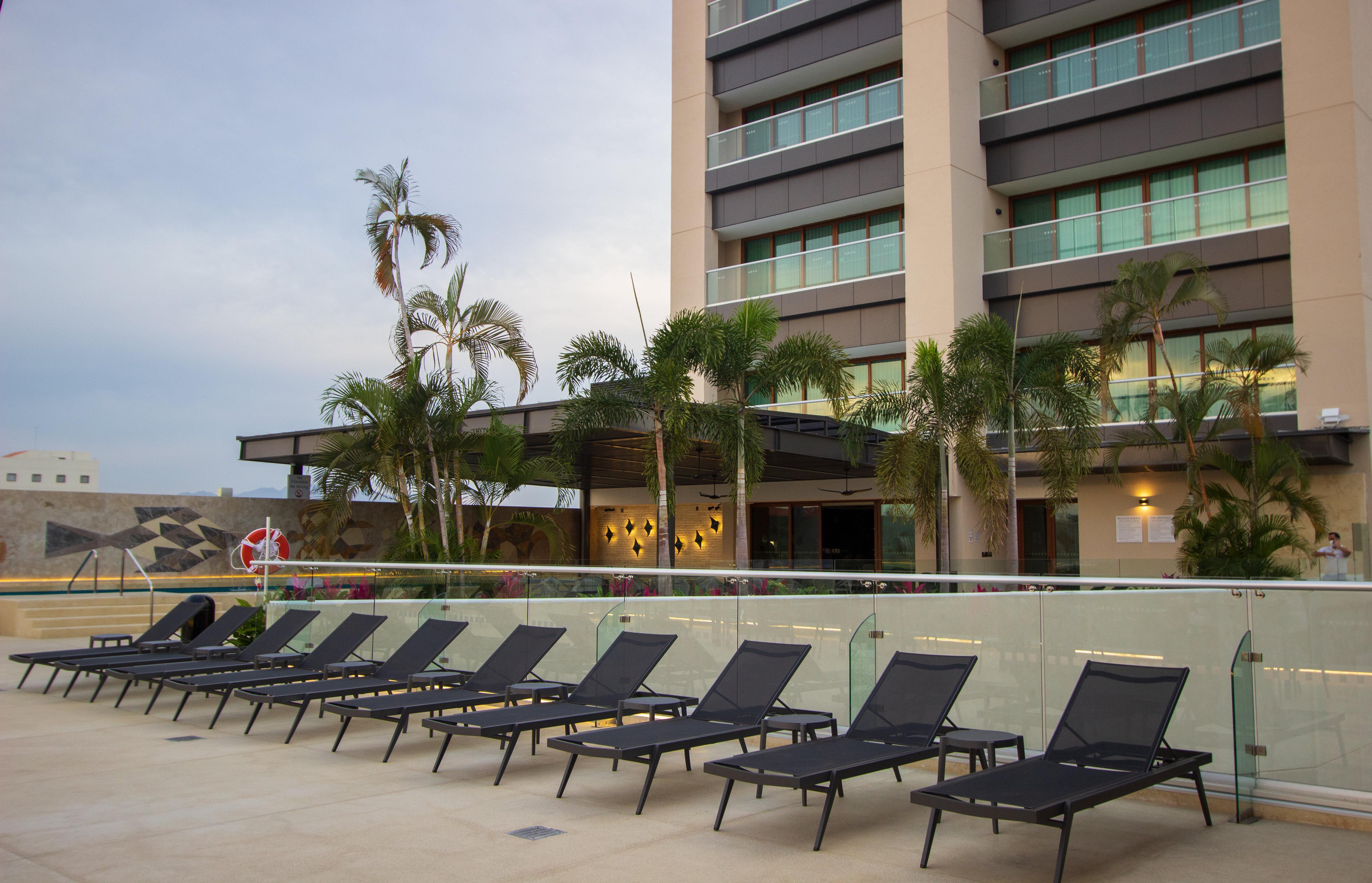 Holiday Inn & Suites - Puerto Vallarta Marina & Golf, An Ihg Hotel Экстерьер фото